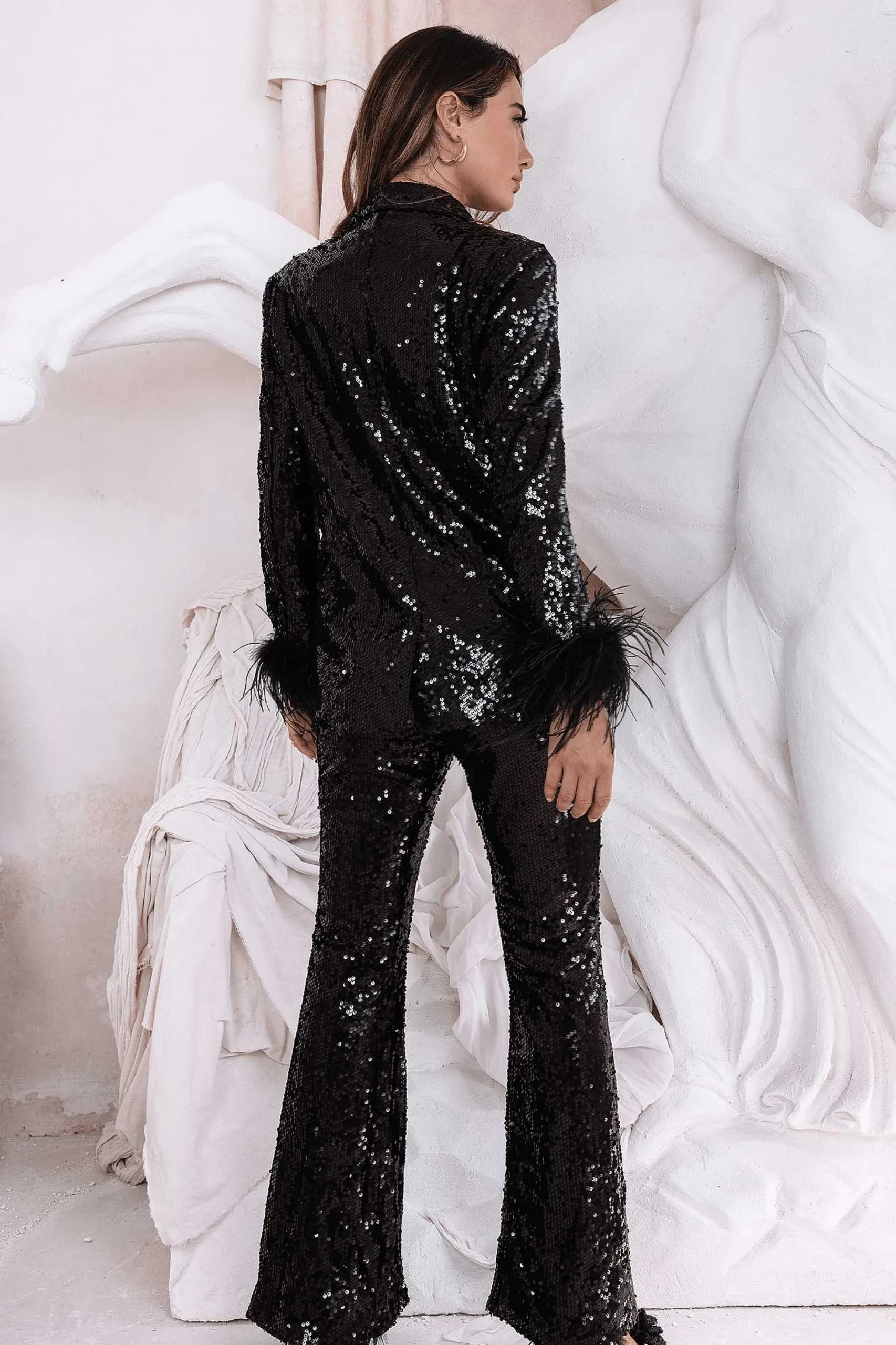 tamsin_oversized_sequin_b_1.webp Cheap Lavish Alice Tamsin Oversized Sequin Blazer With Feather Cuffs In Black